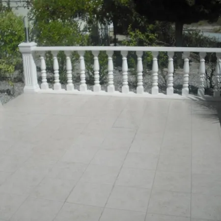 Villa Thomas *