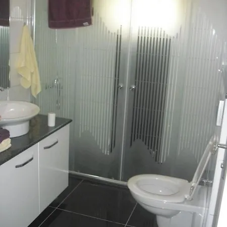 Villa Thomas *